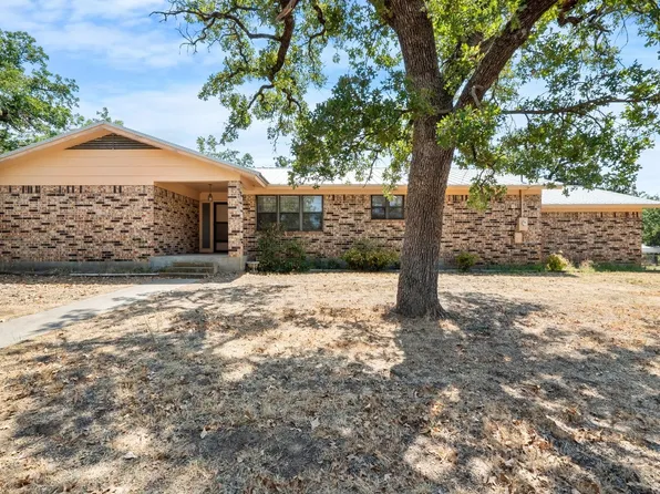 200 Shattles Rd #B, Mineral Wells, TX 76067