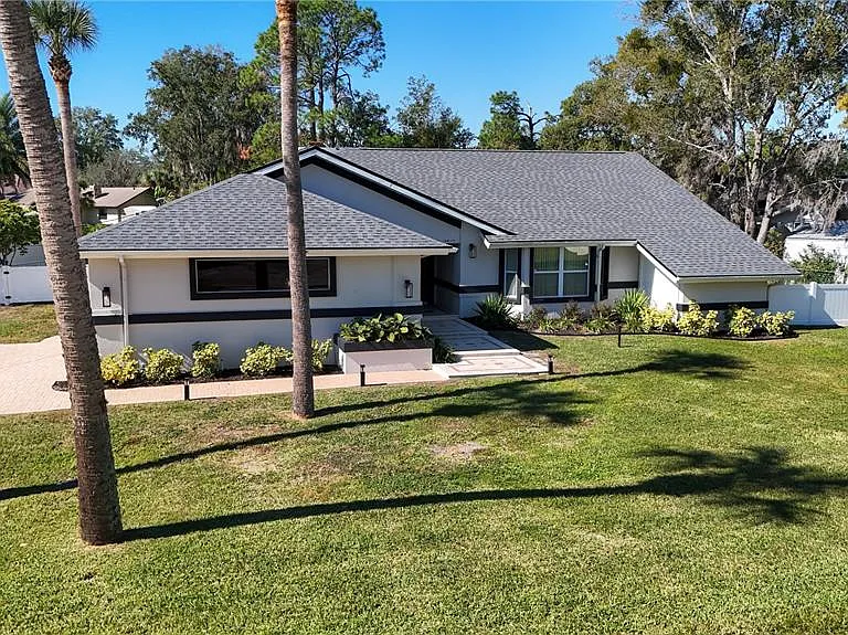1542 SE Pinwheel Dr — Photo 48