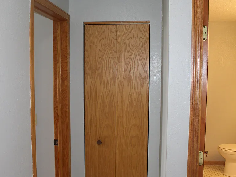 Jefferson Square Apartments — Photo 15