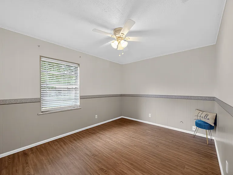 1511 Milam Dr — Photo 15