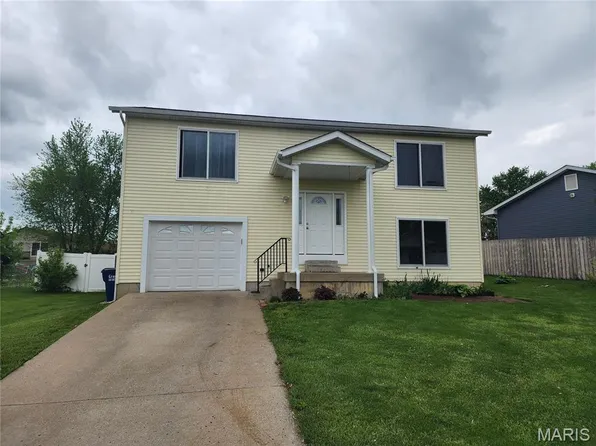 2253 Pinta Dr, Warrenton, MO 63383