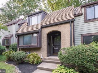 1502 Farsta Ct, Reston, VA 20190