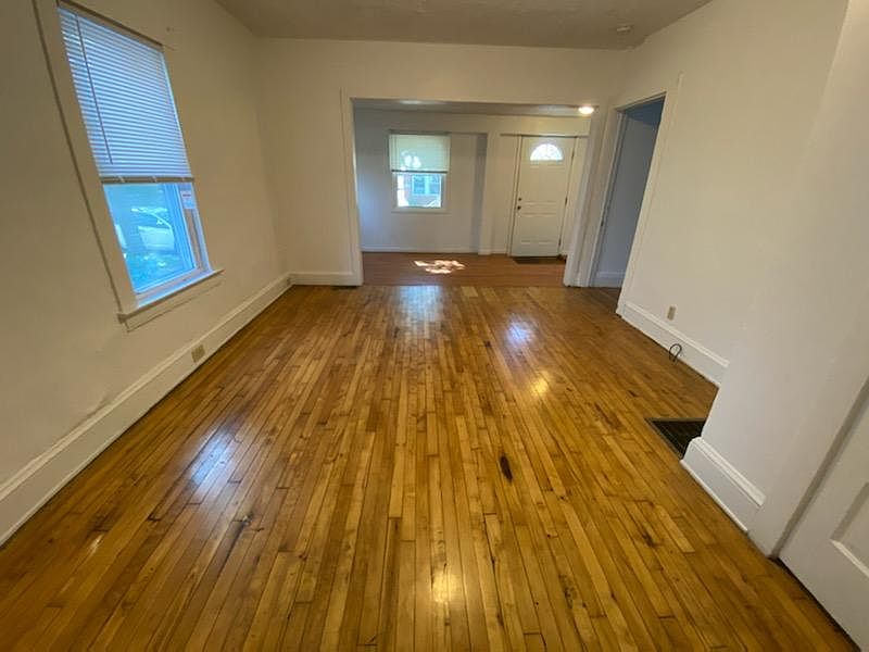 1st image of 2031 Lark St #2