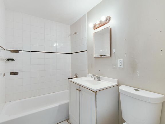 5th image of 3594 Florida Blvd