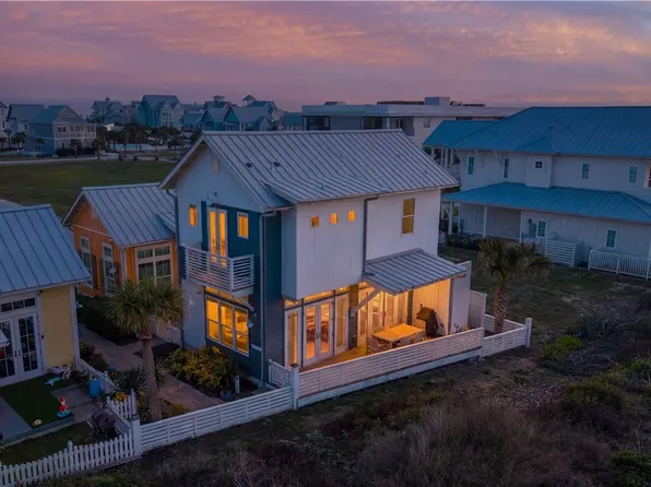 600 Center Sq N #1, Port Aransas, TX 78373