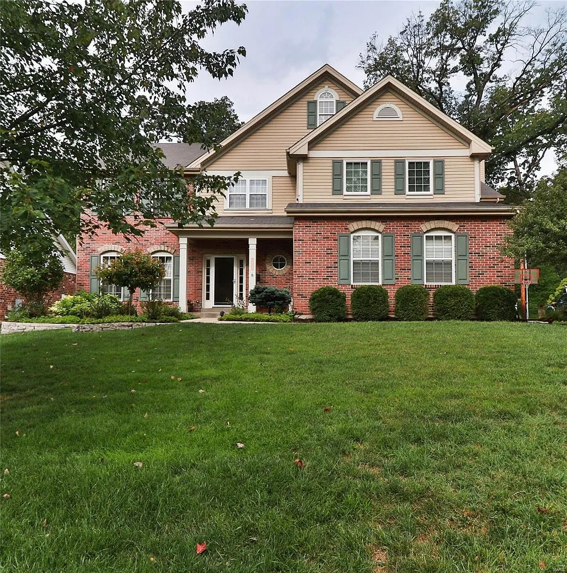 1605 Forest View Dr photo 1