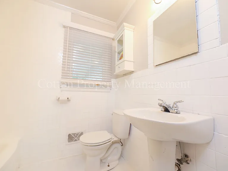 522 N 25th St — Photo 15