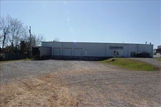 2nd image of 1040 Searcy Way