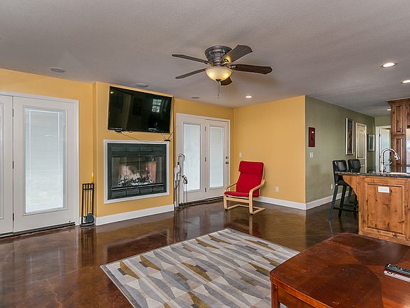 5th image of 120 Wild Plum Dr