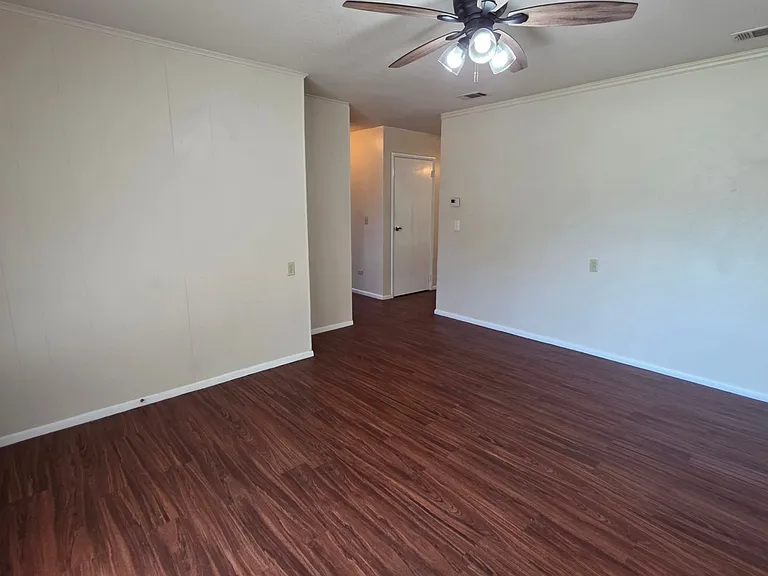 6251 Shadydell Dr — Photo 4