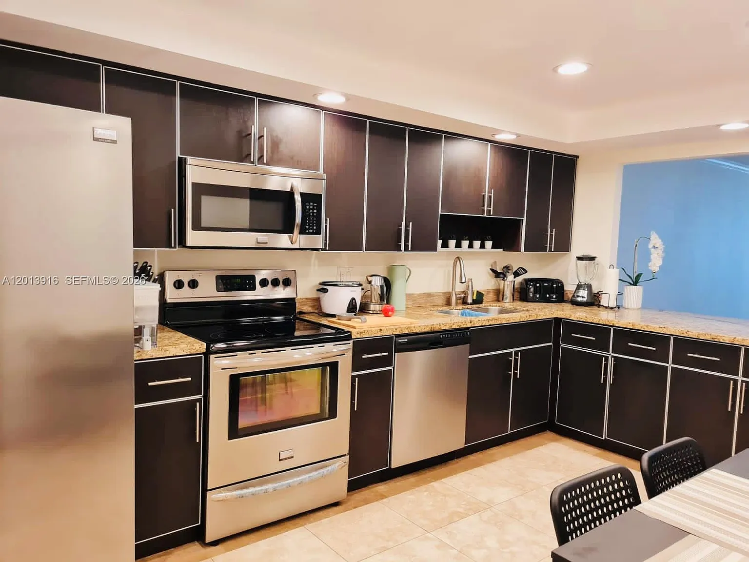 Olympus Condo Phase — Photo 2