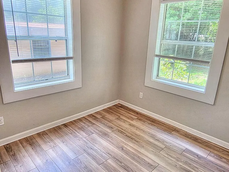 9248 9th Ave — Photo 24