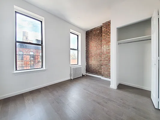 Rented by Brighton Management | media 18