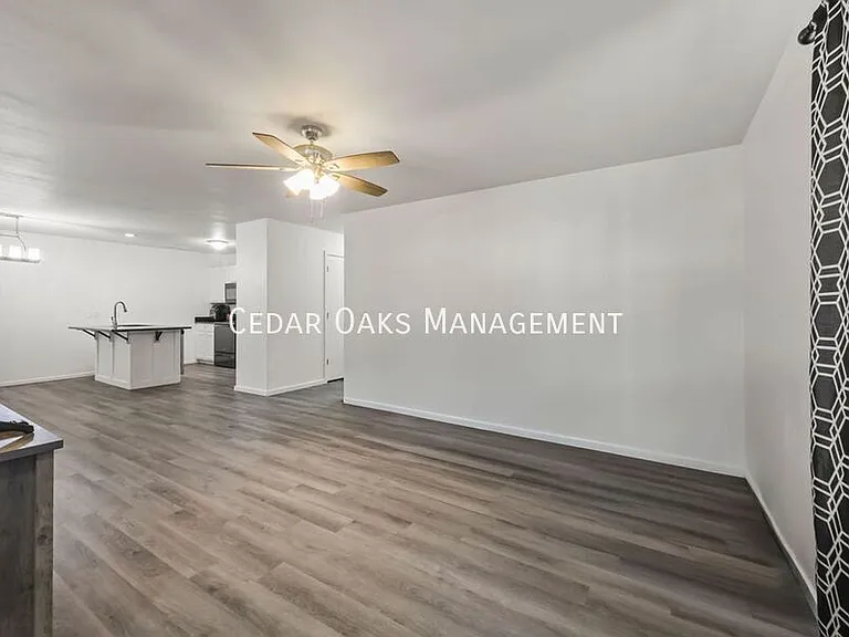 1290 Dove Loop #B — Photo 4