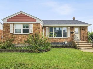 1372 S 6th Ave, Des Plaines, IL 60018