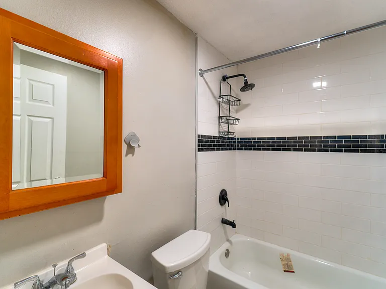 1263 Chapel St #C2 — Photo 12