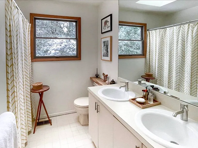 10 Whale Rock Ln — Photo 15
