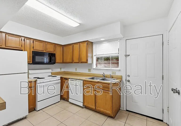 2713 Wimbledon Ct #A — Photo 7