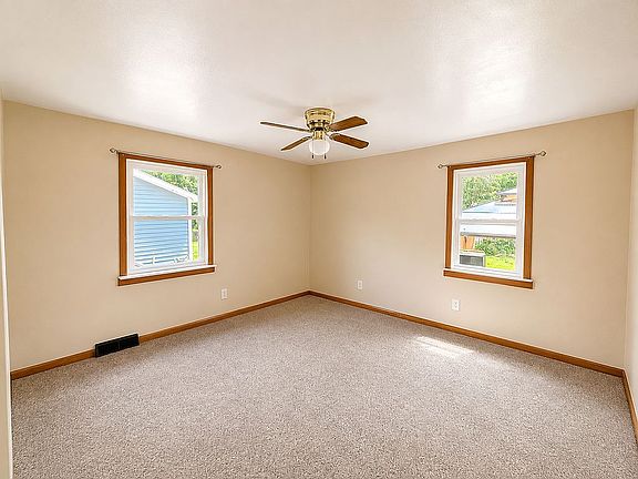 4th image of 208 W Alyea St