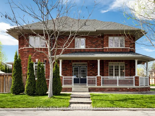 1112 Quaker Trl, Newmarket, ON L3X 3E2