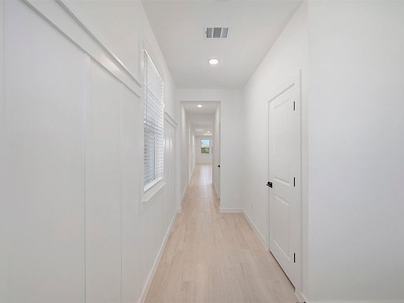 3rd image of 29535 Pondview Dr