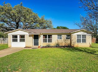 412 Fleming Dr, Hurst, TX 76053