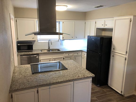 3rd image of 5838 Crestgrove Dr