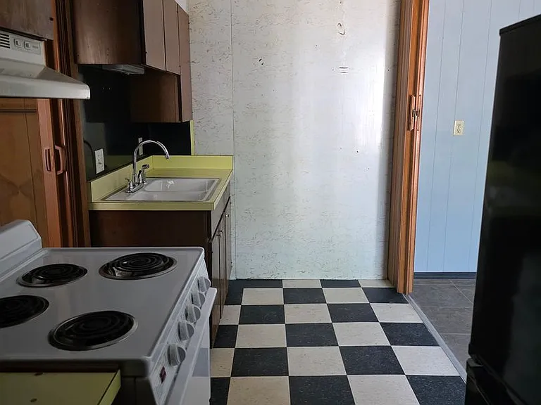 601 W Wilkinson St — Photo 5