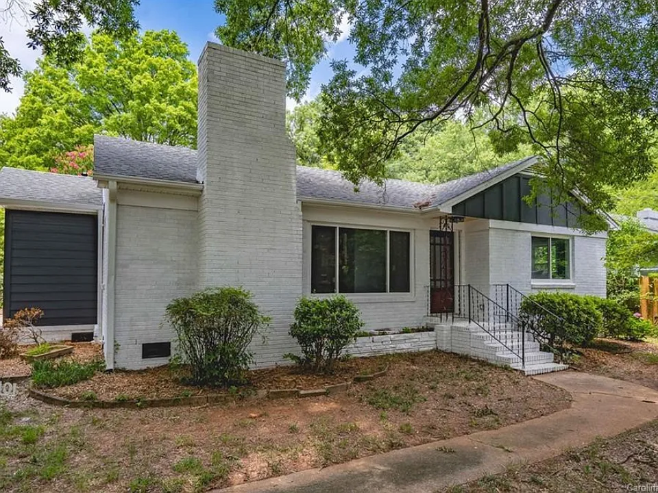 2401 Shamrock Dr