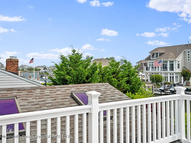 212 Helm Rd — Photo 29