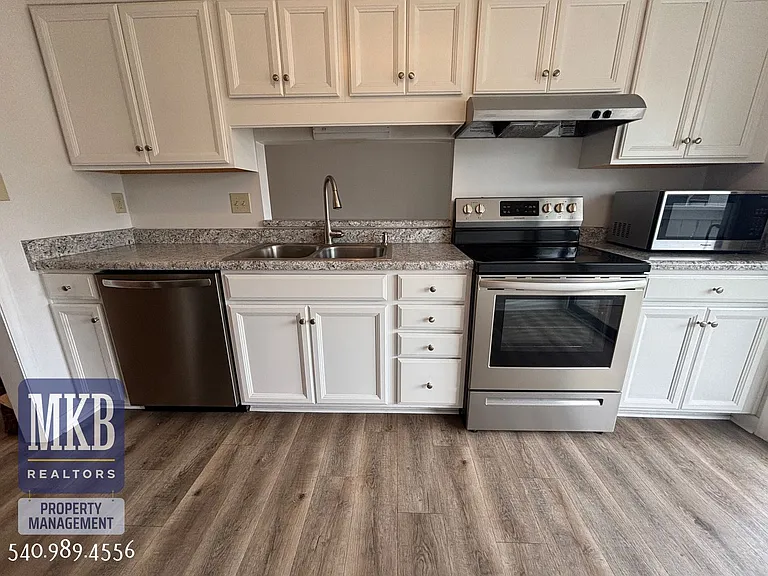 2527 Gatehouse Ln — Photo 10