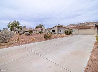 20376 Tonawanda Rd, Apple Valley, CA 92307