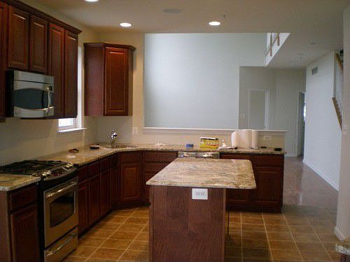 4th image of 1310 Wood St