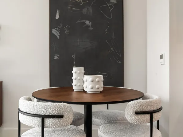 65 Dupont Street image 2 of 32