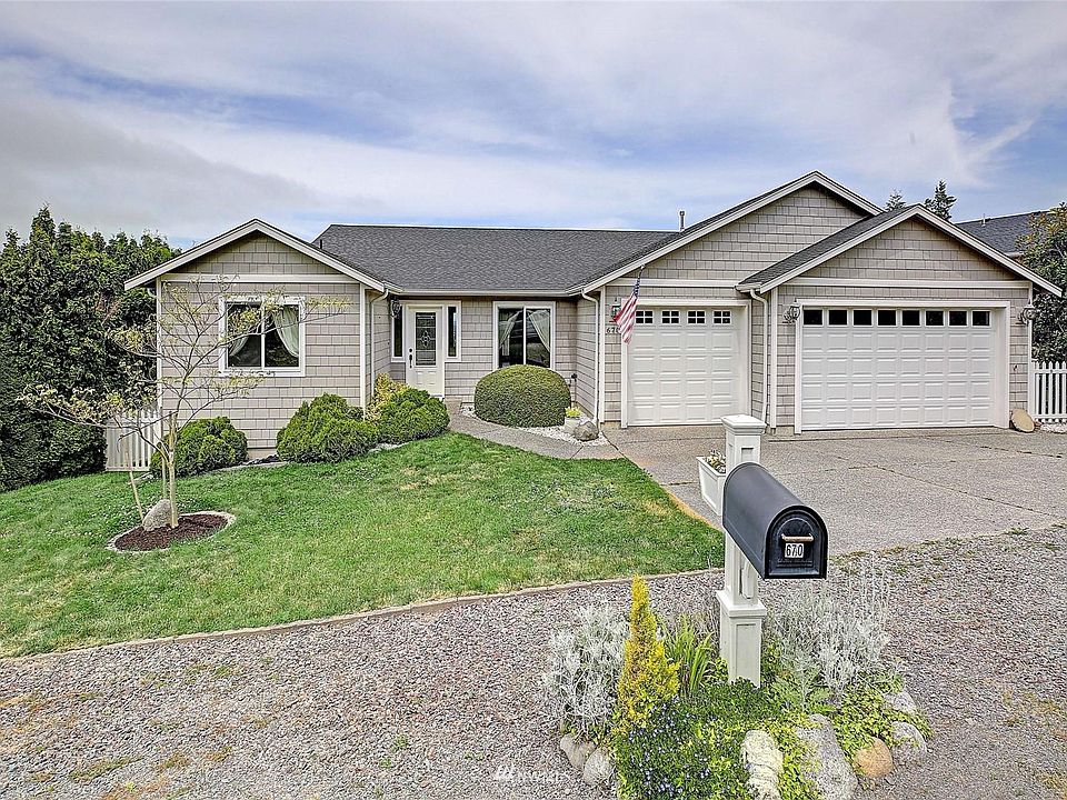 1st image of 670 Island View Dr