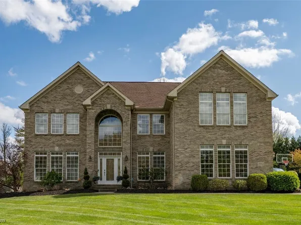 3052 Abrams Dr, Twinsburg, OH 44087