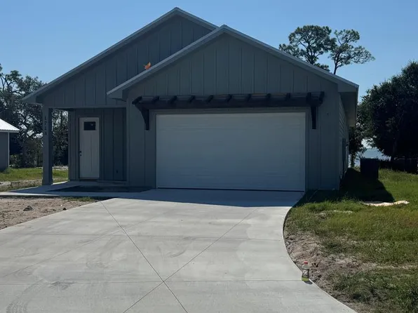 1713 Saint Georges Ct, Eastpoint, FL 32328