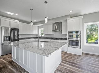 29344 Mary St, Lindstrom, MN 55045