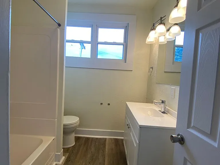 410 Parkwood Rd — Photo 14
