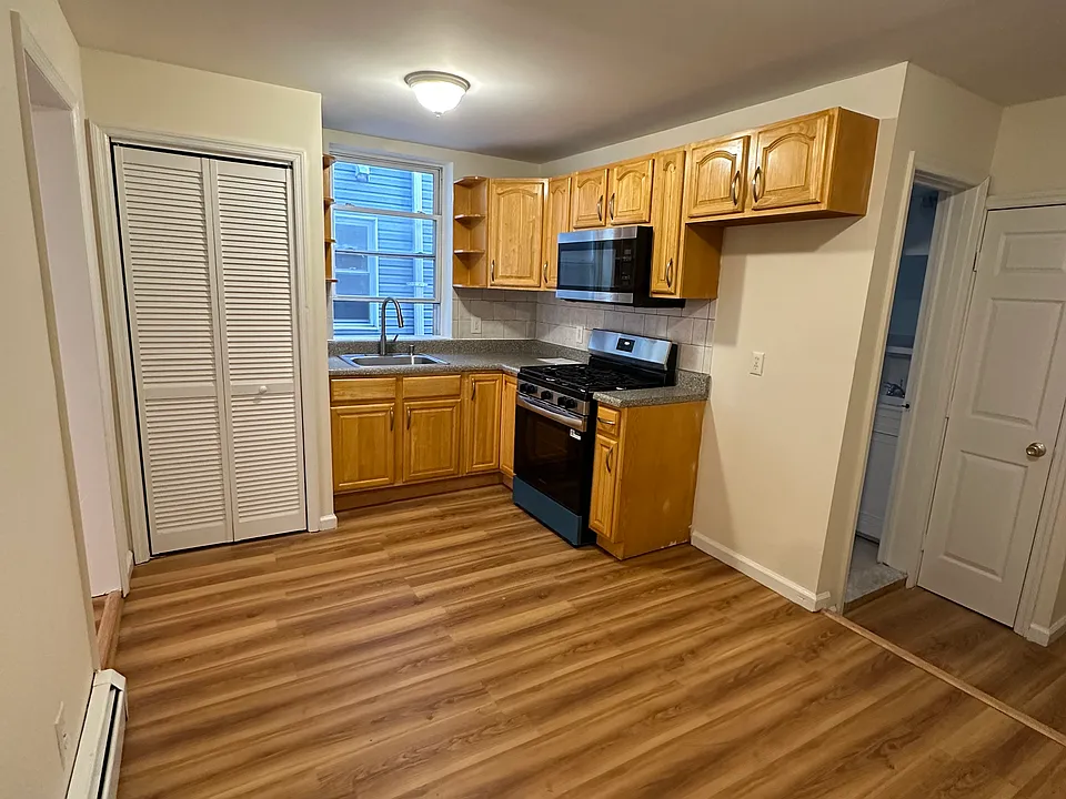 99 Avenue E
