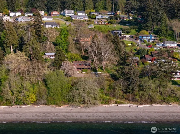 2560 W Shore Drive, Lummi Island, WA 98262