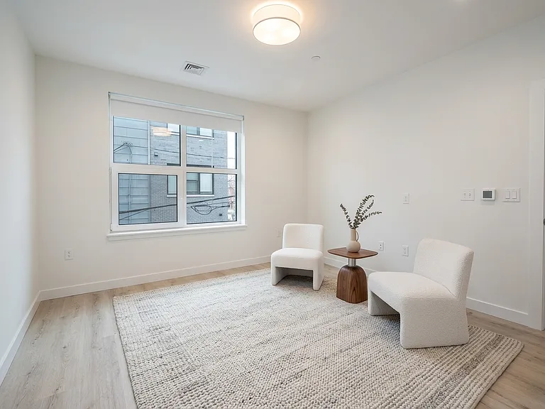 1151 Walnut St #204 — Photo 5