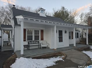 276 Dunnlea Rd, Fairfield, CT 06824