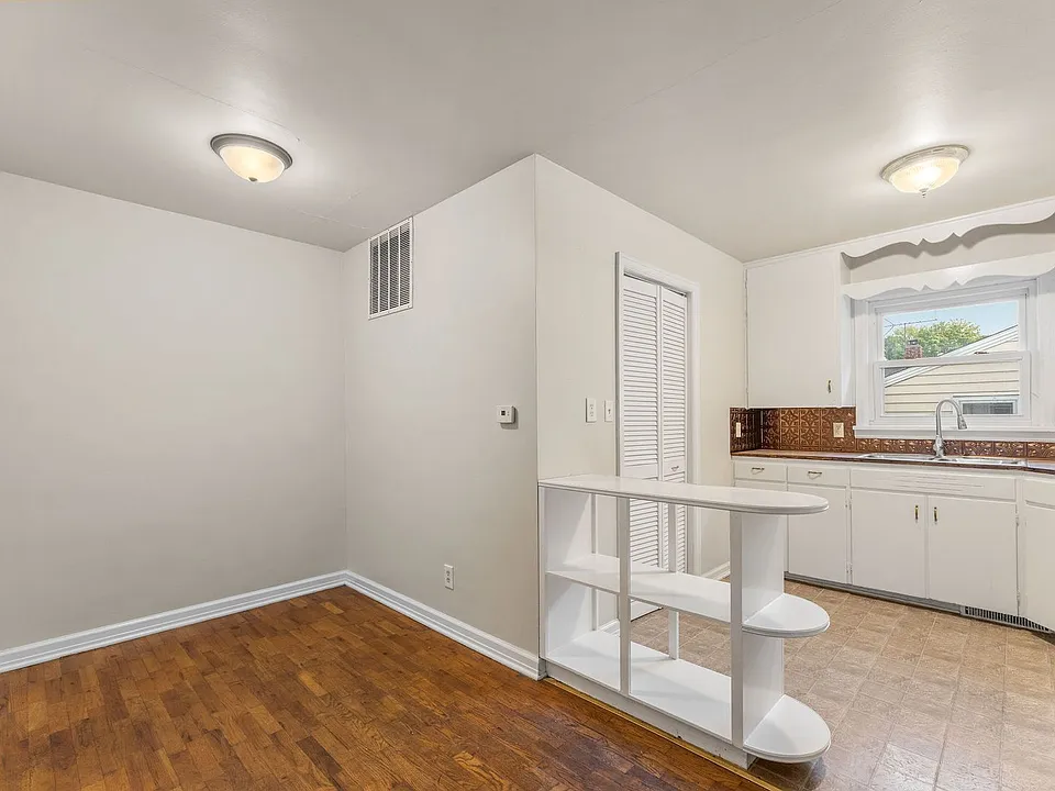 426-428 W Stanford St