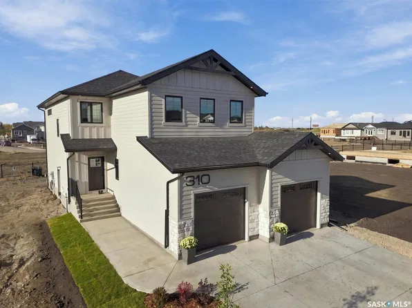 310 Traeger Manor, Saskatoon, SK S7V 1Z4