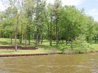 980 Maple Dr, Scroggins, TX 75480