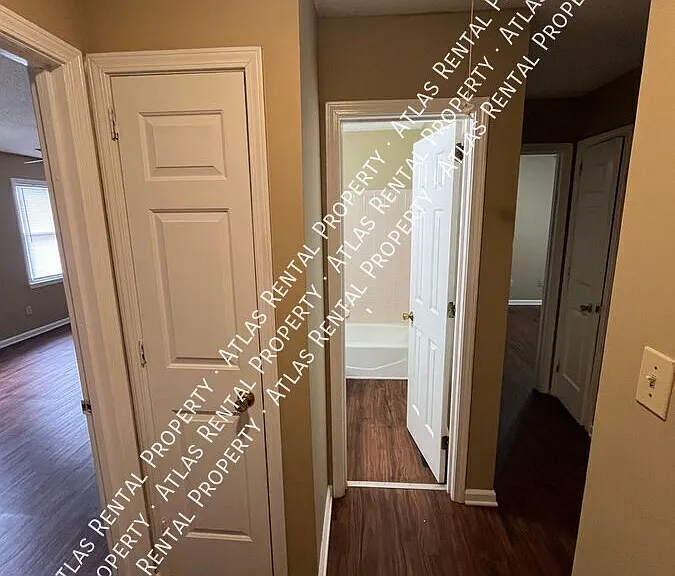 2202 Cheshire Dr — Photo 4