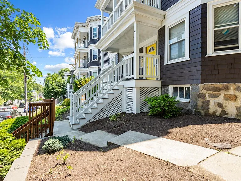 9 Bailey St #2 — Photo 23