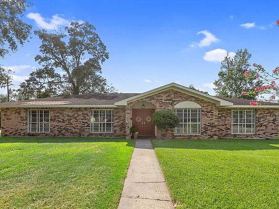 3rd image of 3528 Linda Ln
