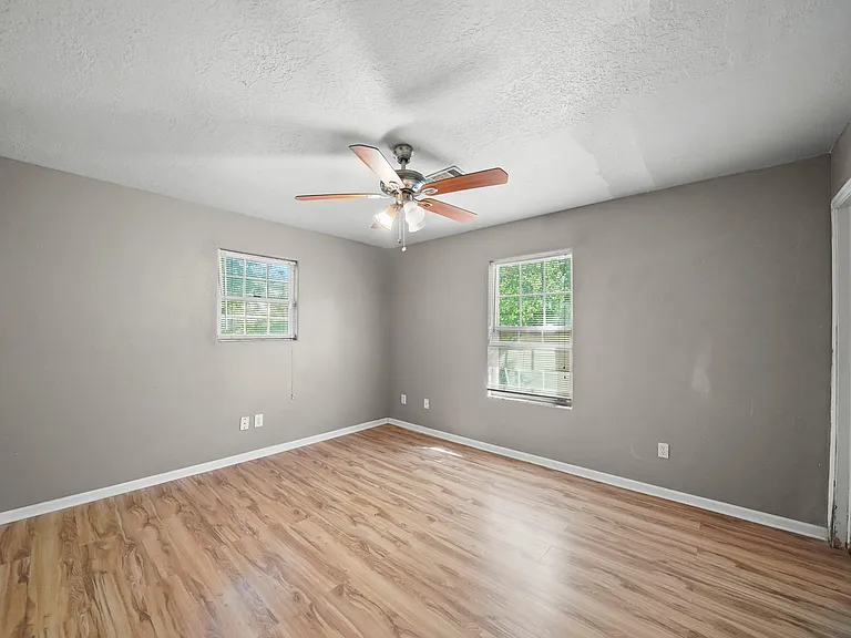 1704 Pannell St — Photo 9